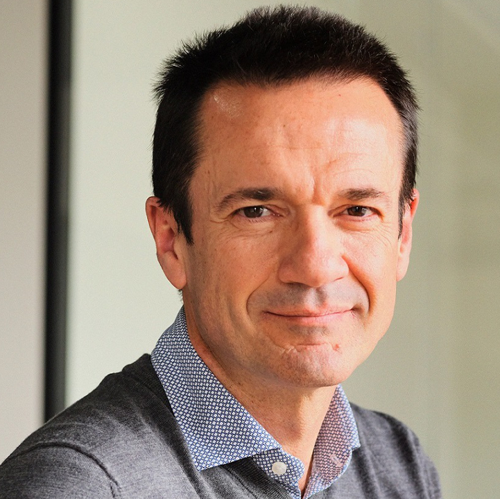 Retrato corporativo de Mario Rovirosa, Chief Executive Officer (CEO) en Ferrer.