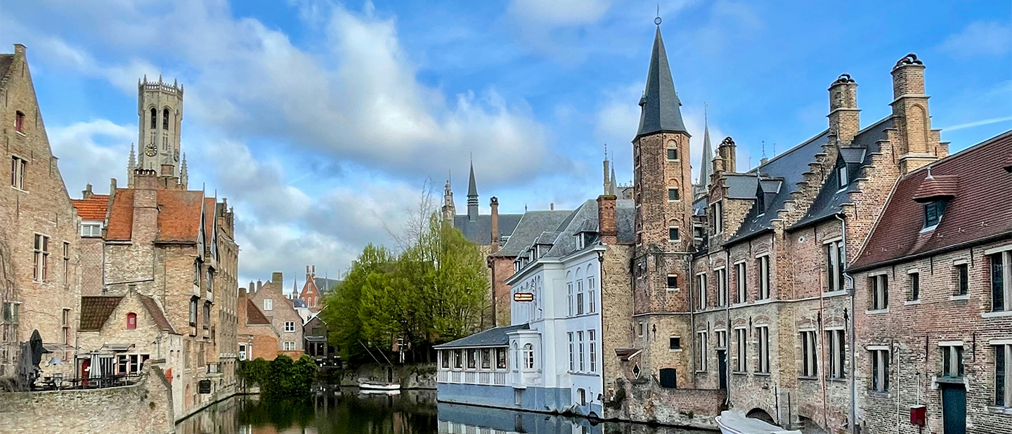 Bruges canals in the Benelux region, a strategic market for the Ferrer group's distribution and international presence.